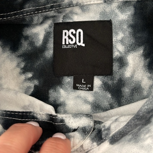 Men’s RSQ Button Up Shirt - Picture 2 of 4